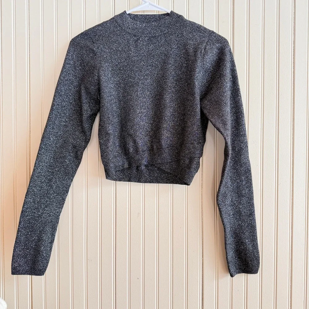 Express shimmer metallic Cropped Mock Neck modern chic Sweater, Dark Gray/Black‎
